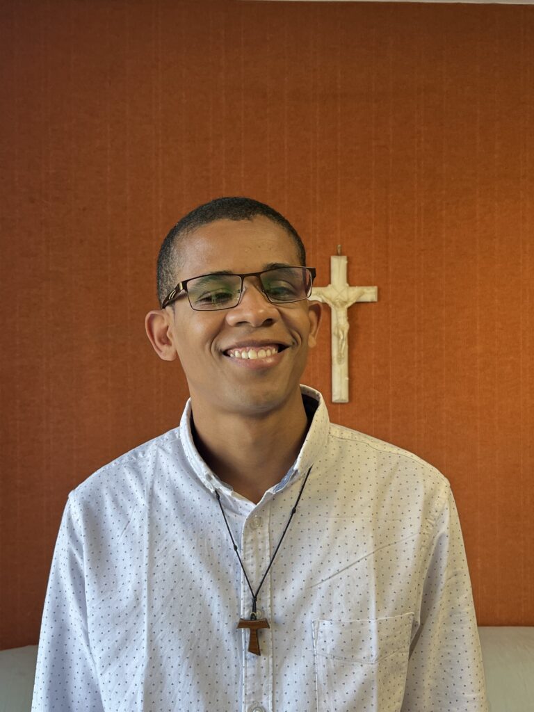 Père Olivier FAKIRANIAINA, c.m.